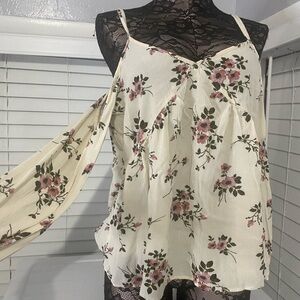 American eagle 🦅 outfitters off - shoulder blouse size ((M)